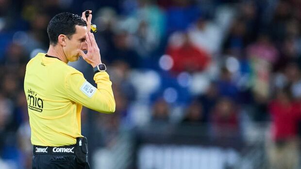 César Ramos no llegaría a México para el fin de semana. (Foto: Mexsport)