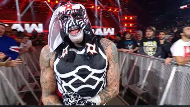 Penta Zero Miedo salió con el triunfo de WWE Raw (Captura)