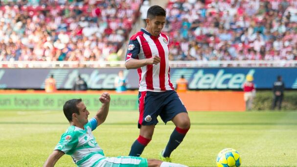 Néstor Calderón con Chivas (Imago7)