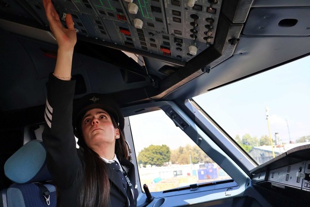 Estefanía Mansilla, piloto mexicana primera oficial (Carlos Cruz)