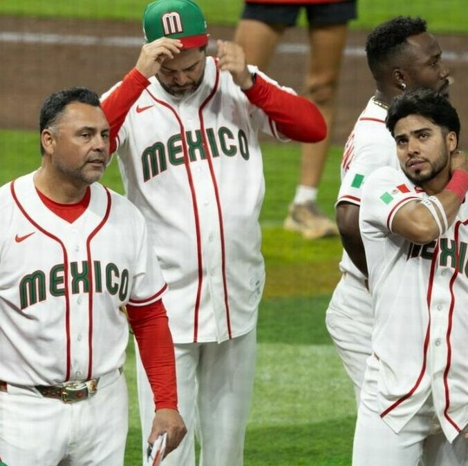 México lucía cabizbajo tras la eliminación. (Foto: EFE)
