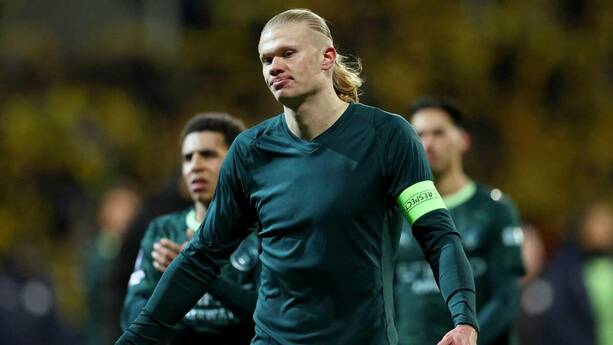 Ni Haaland pudo evitar la caída (Reuters)