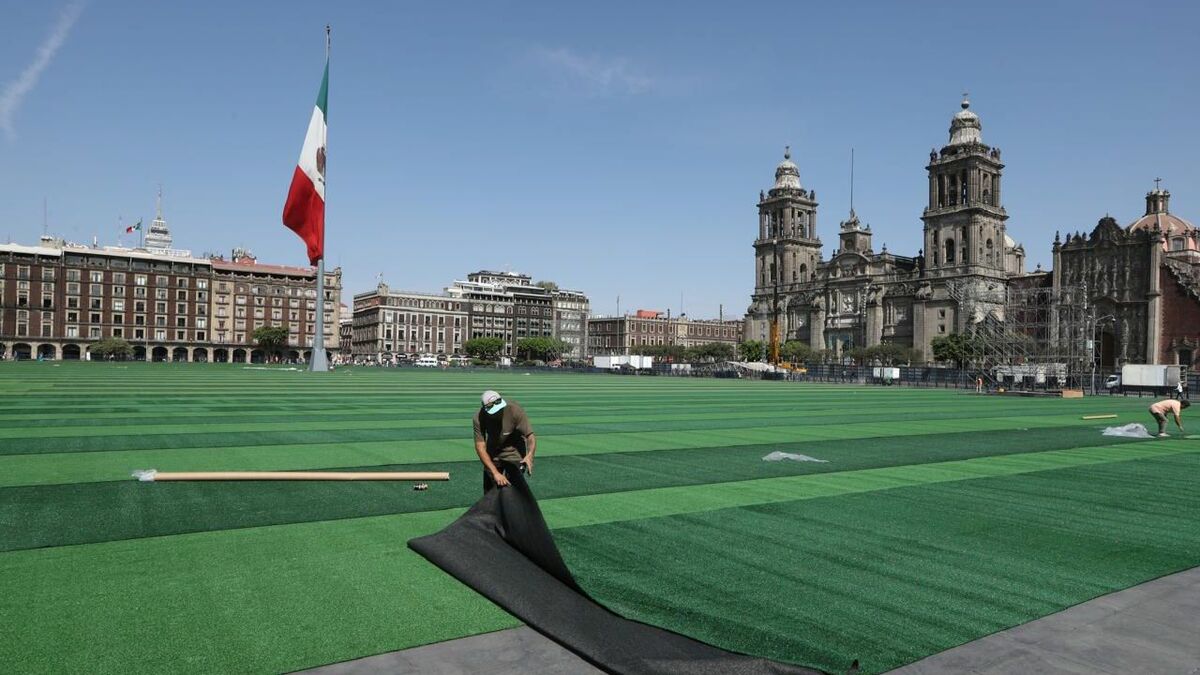 Zócalo previo a la clase de futbol más grande del mundo (Jorge Carballo)