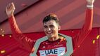 Isaac del Toro con el maillot rojo en el UAE Tour (Instagram)