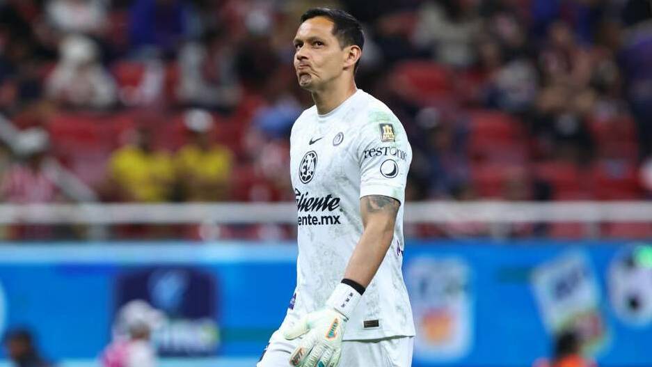 Rodolfo Cota estalló tras el Clásico Nacional (Imago7)