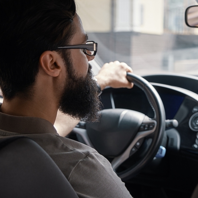 El AICM ya no permitirá los servicios de Uber y DiDi en sus bahías de descenso. Foto: Freepil