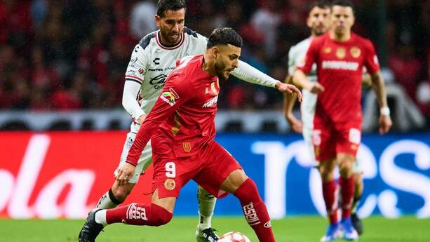 Alexis Vega durante el partido entre Toluca y Atlas (Mexsport)