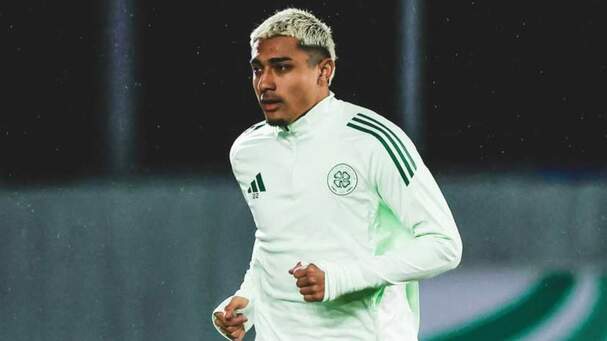 Julián Araujo no puede debutar con Celtic en Europa League todavía (@CelticFC)