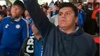 Aficionado cementero cantó el himno universitario en las tribunas de CU (Imagen: Captura de pantalla)