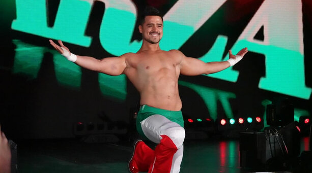 Ángel Garza: Pasó por NXT muy rápido y ahora está en 205 Live.