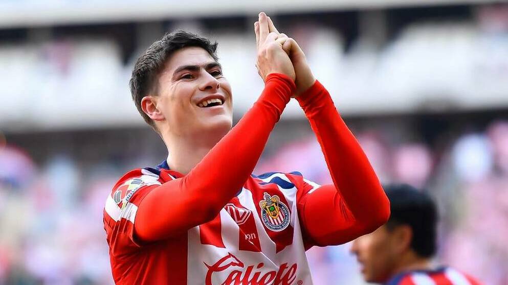 Chivas vence a Santos en el Estadio Akron / Mexsport