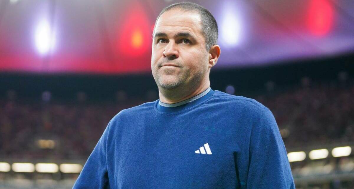 André Jardine felicitó a Gabriel Milito por su trabajo en Chivas (Imago7)