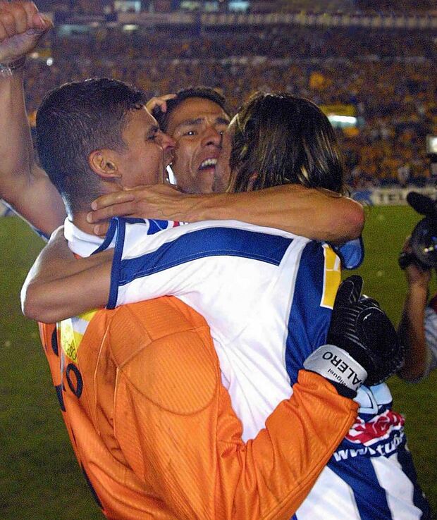 Calero y Chitiva celebrando juntos. (Foto: Mexsport)