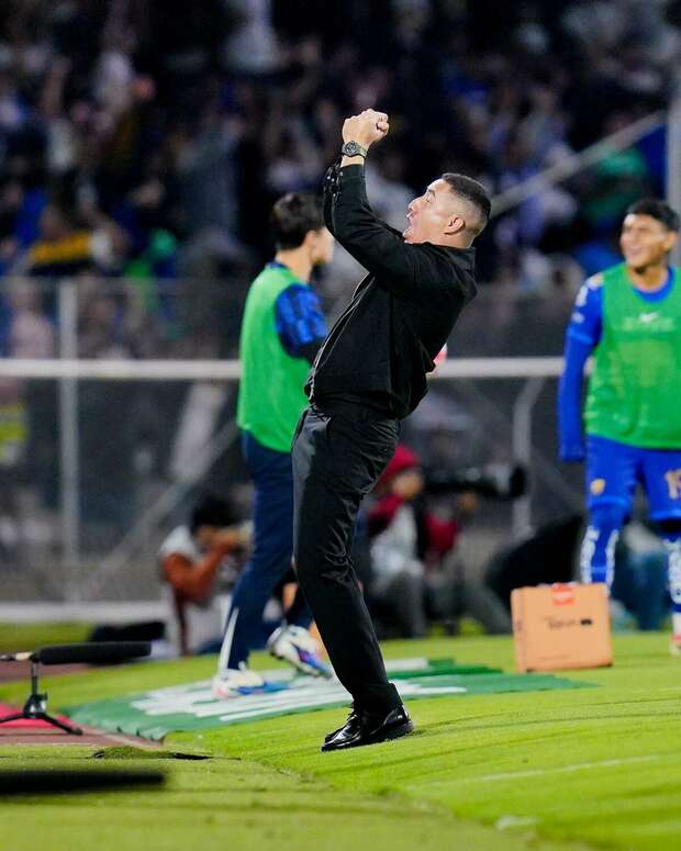 Efraín Juárez festejó eufóricamente tras el duelo ante Cruz Azul (Fotografía: Imago7)