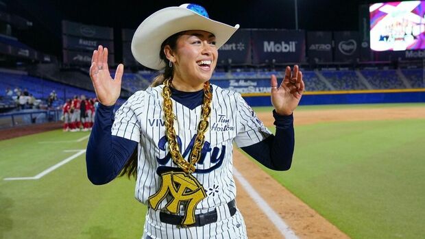 Howe hizo el batazo que marcó el triunfo de Sultanes. (Foto: LMS)