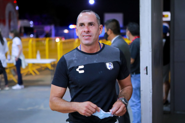 Aarón Padilla inició su carrera como director técnico en juveniles del Querétaro (Fotografía: Imago 7)