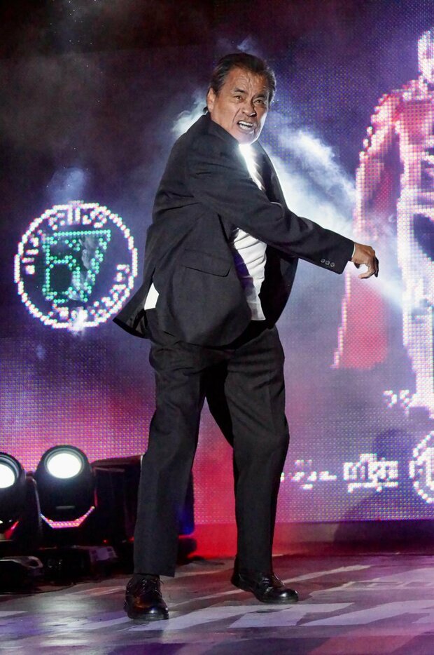 Abajo del ring es Daniel López. (Foto: CMLL)