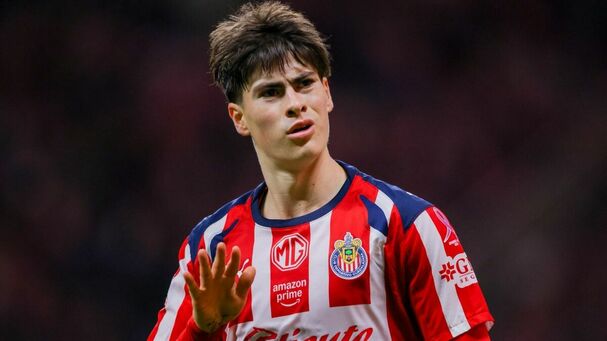 Armando González busca anotarle al Toluca este fin de semana| Foto:  X: @Chivas