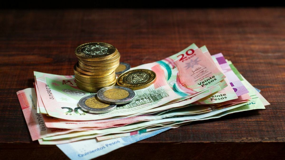 Conoce la cantidad que te corresponde de aguinaldo este 2025 si ganas 10 mil pesos al mes.