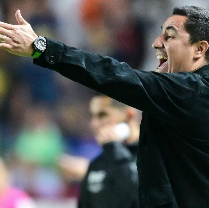 Efraín Juárez parece tener mala relación con la directiva. (Foto: Especial)