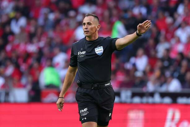 Luis Enrique Santander, árbitro de la Liga MX (Fotografía: Imago 7)