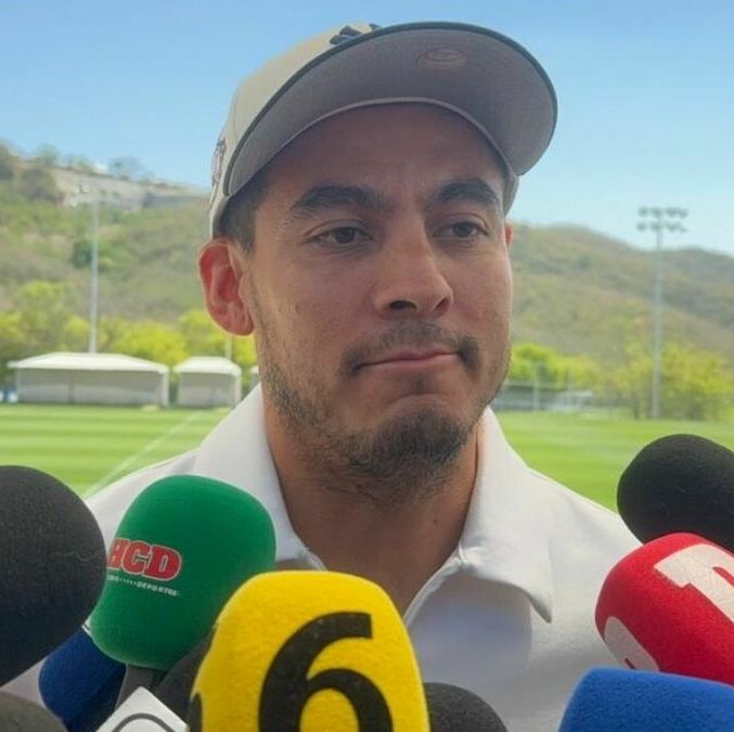 Mochis Cárdenas habló ante los medios de comunicación. (Foto: Felipe Galindo)