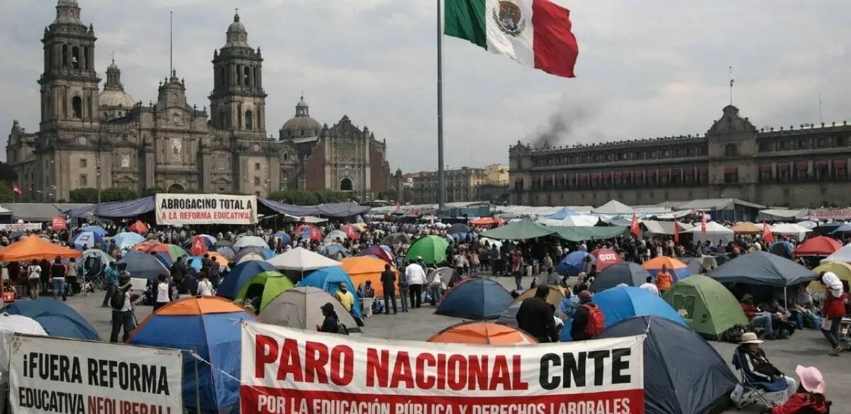 Paro nacional de CNTE podría suspender clases en varios estados del país en los siguientes días. Foto: Sora IA