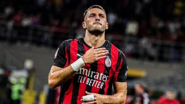 Santiago Gimenez lleva varios meses alejado de las canchas debido a una lesión (@sant.gimenez)