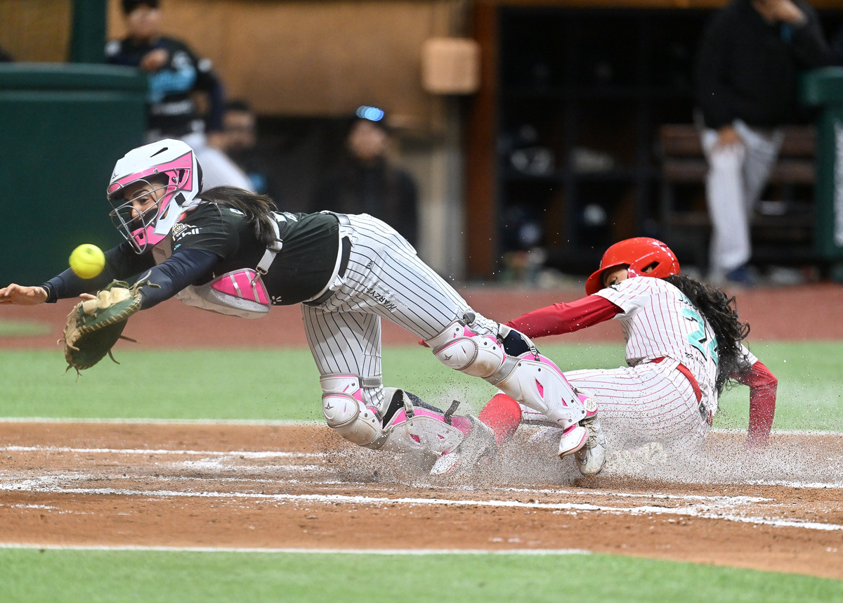 Sultanes Femenil vino de abajo en el marcador ante Diablos /Enrique Gutiérrez