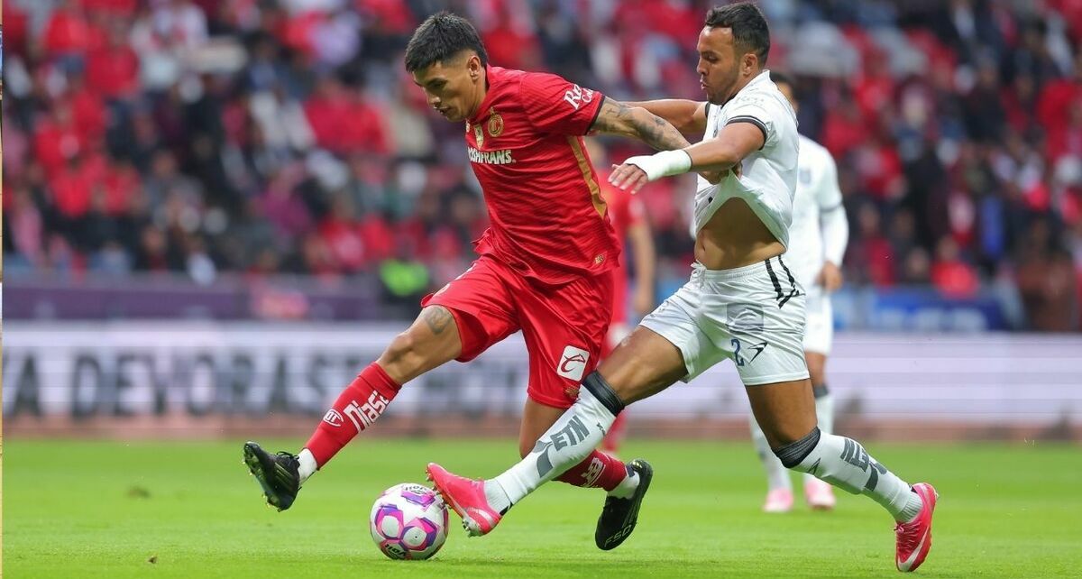 El encuentro en los Gallos Blancos y los Diablos Rojos se adelantará un día (Fotografía: Imago 7)