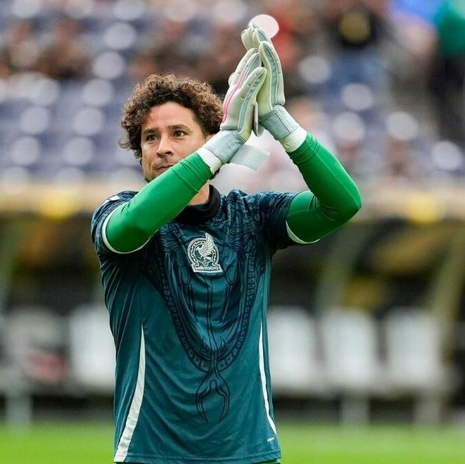 Guillermo Ochoa fue convocado por Javier Aguirre tras meses de ausencia (Fotografía: Imago 7)