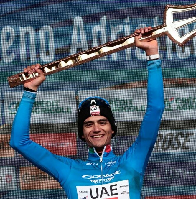Isaac del Toro es campeón de la Tirreno - Adriático 2026 (EFE)