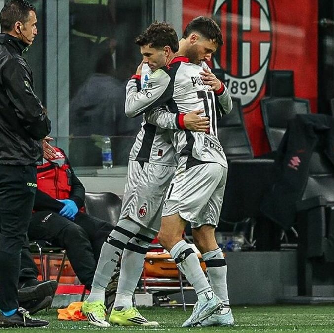 El mexicano ingresó al minuto 77 en la victoria del Milan (Fotografía: Imago 7=