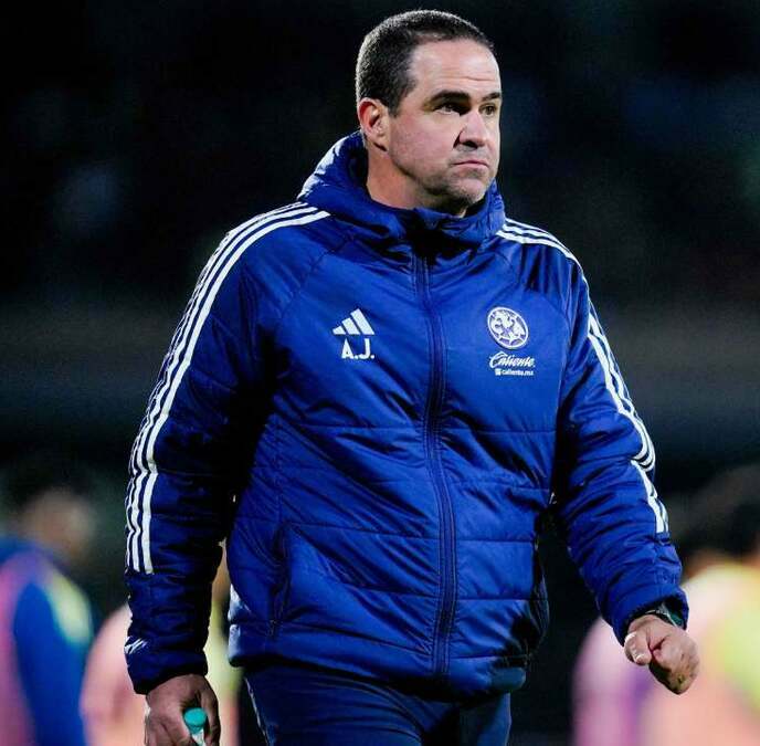 André Jardine salió molesto de Ciudad Universitaria (Imago7)