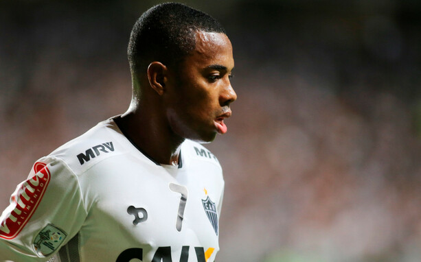 Los hechos ocurrieron cuando Robinho tenía contrato con el AC Milan. (FOTO: EFE)