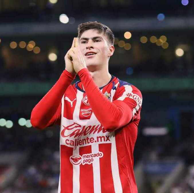 La Hormiga vacunó a Rayados (Imago7)