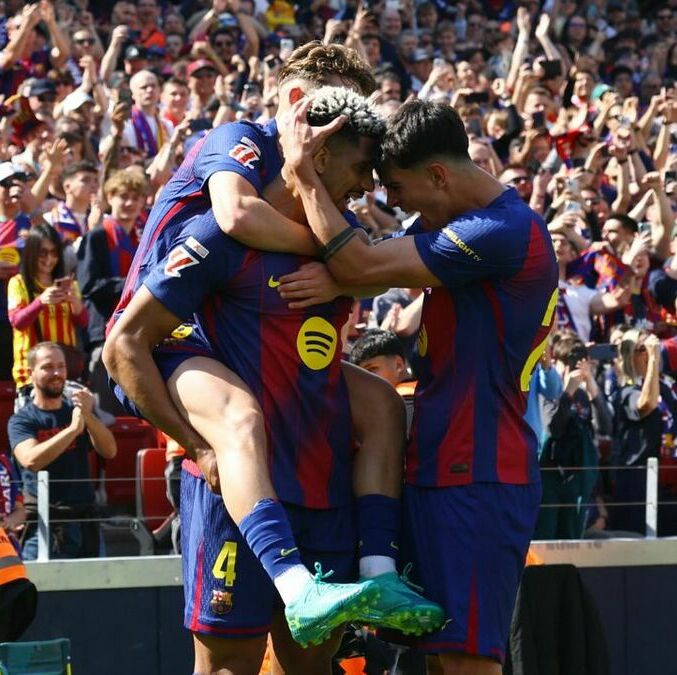 Ronald Araújo dio el triunfo al Barcelona (Reuters)