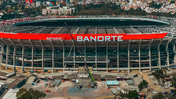 El Estadio Azteca cambió su nombre a Estadio Banorte.