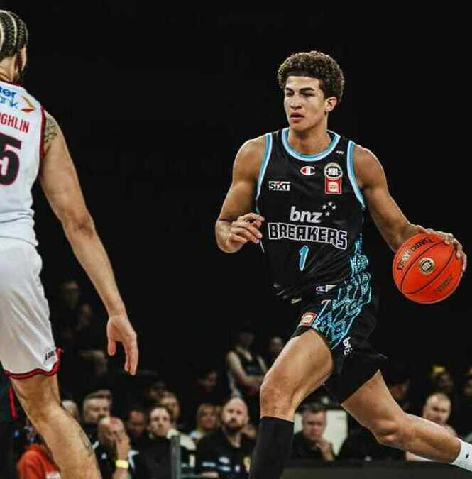 Karim López aspira a jugar en la NBA (karim_lopez21)