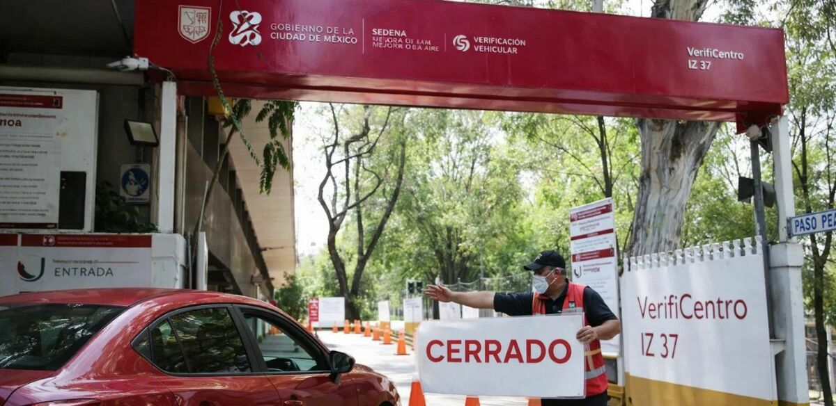 Anuncian suspensión de servicio en verificentros durante Semana Santa | Foto: IA