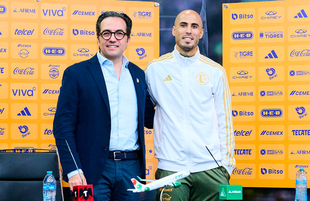 Culebro y otros directivos viajaron para conseguirle refuerzos a Guido Pizarro. (Foto: Mexsport)