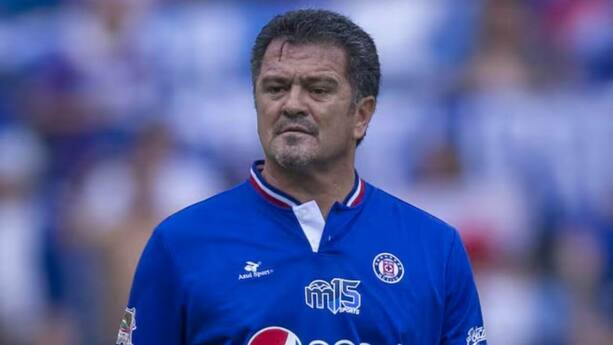Carlos Hermosillo, en un juego de leyendas de Cruz Azul (Mexsport)