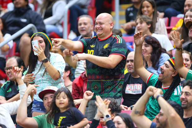 La afición mexicana disfrutó del encuentro en el Estadio Guadalajara (Fotografía: Imago 7)