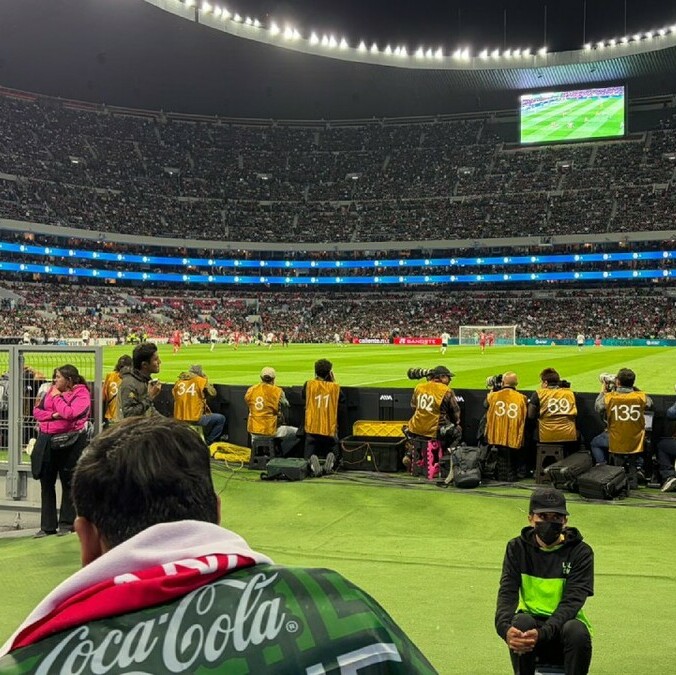 Las primeras filas del Estadio Banorte tienen vista limitada a la cancha (Especial)