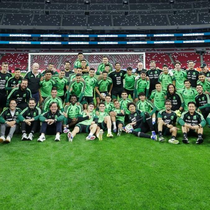 Selección Mexicana tuvo su primer entrenamiento en el renovado Azteca (@miseleccionmx)