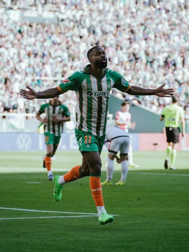 Cédric Bakambu es compañero de Fidalgo en el Betis (Ig bakambu17)