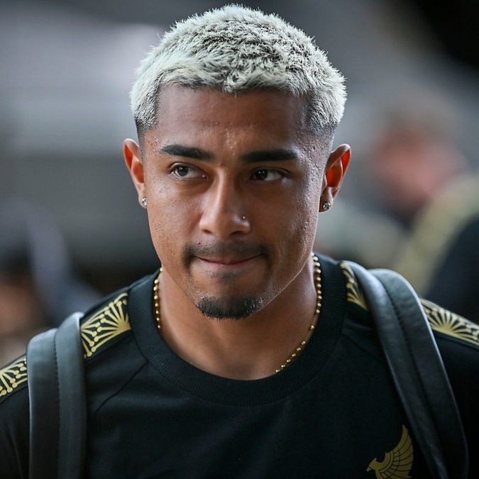 Julián Araujo estaría dos meses fuera por lesión (Imago7)