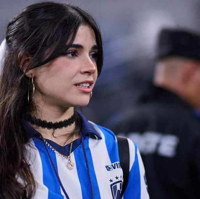 Alana se encuentra en el ojo del huracán (Mexsport)