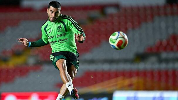 Erik Lira en un entrenamiento con México (Imago7)