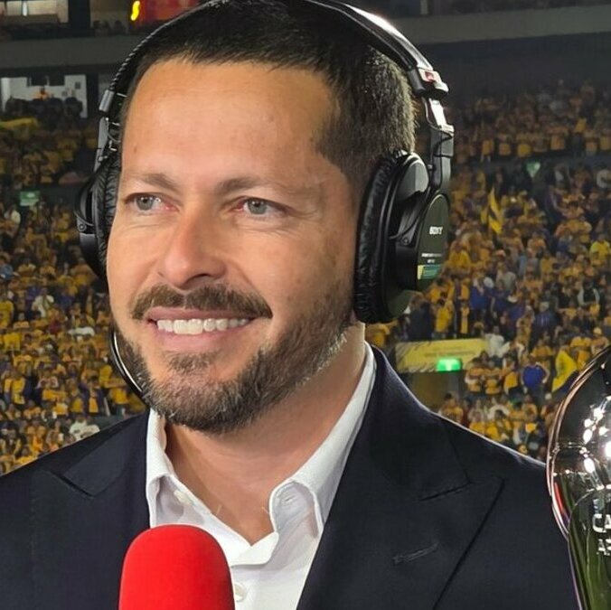 Carlos Guerrero comete épico error en transmisión (@CARLOSLGUERRERO)